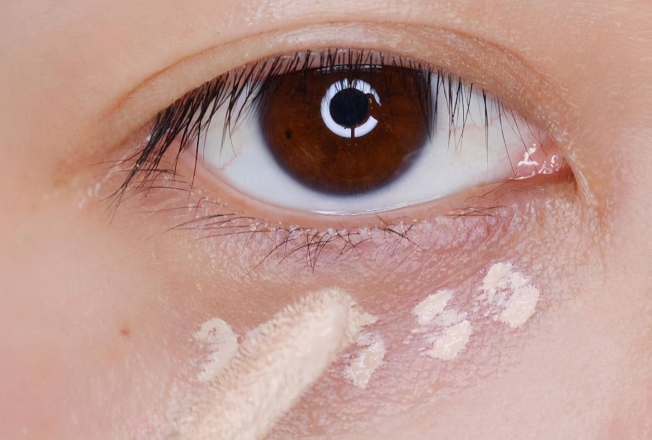 踏青创意妆容,打造夏日冰清玉洁妆