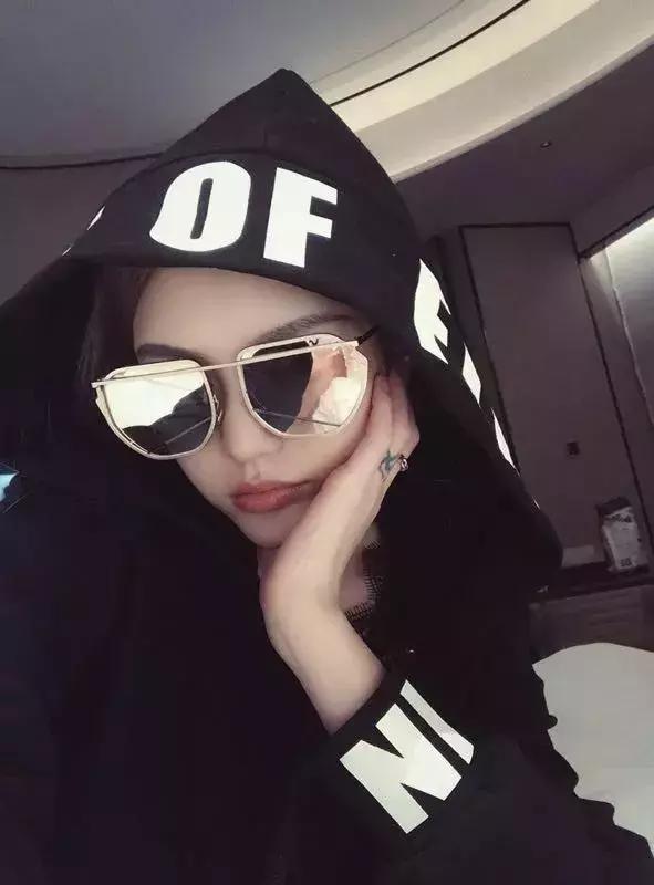 最经典的大牌墨镜款式推荐,夏日必备最夯凹造型墨镜