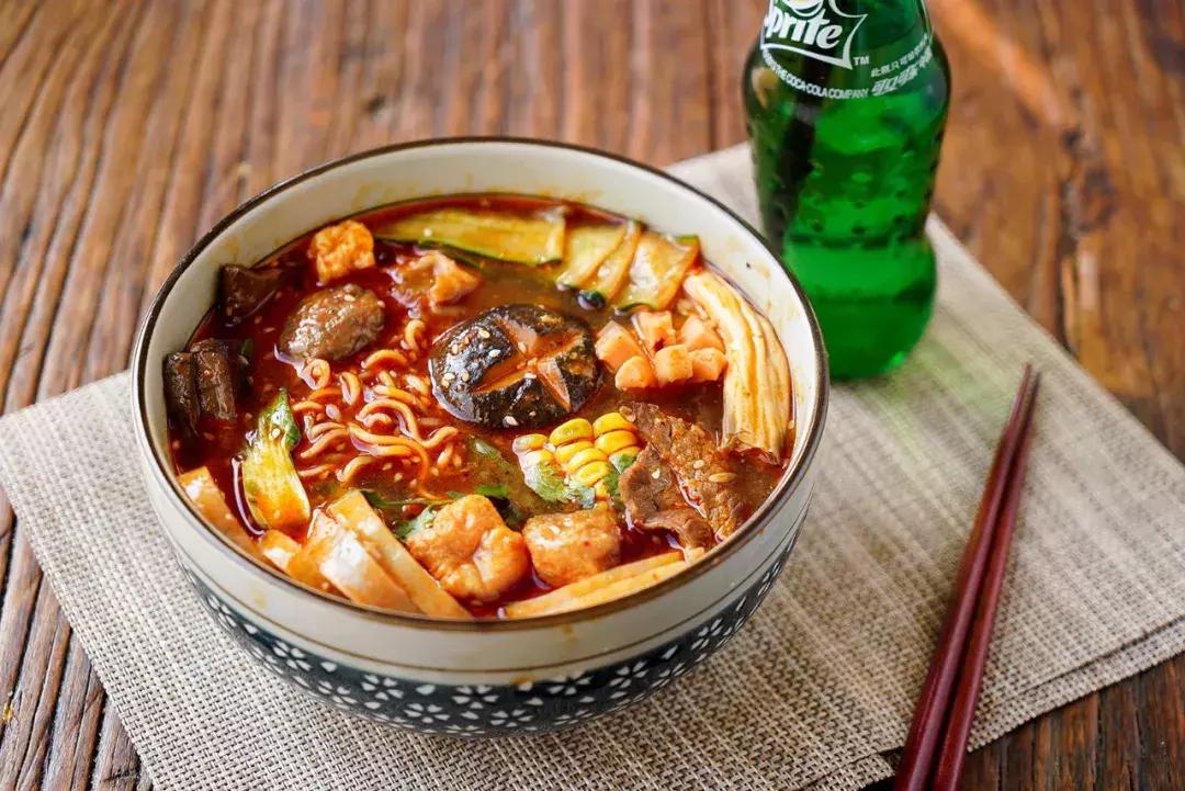 美食家庭版麻辣烫,美食记四川麻辣烫