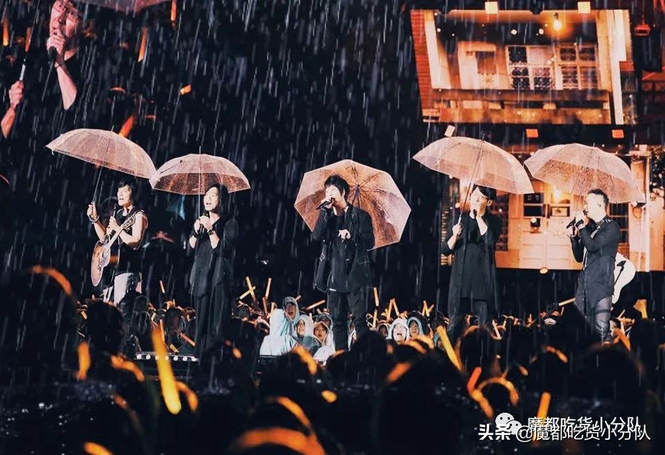 港式鸳鸯奶茶星巴克,星巴克的甜品推荐是什么样的呢