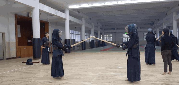 穿着“一袋大米”的剑道，千元购到奢侈品，这是真的么？