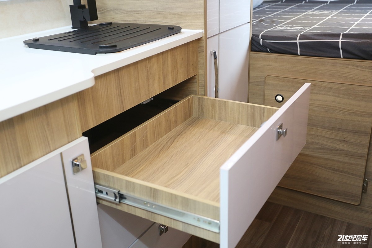 途佳房车上汽轻卡快运h300,途佳房车h300价格