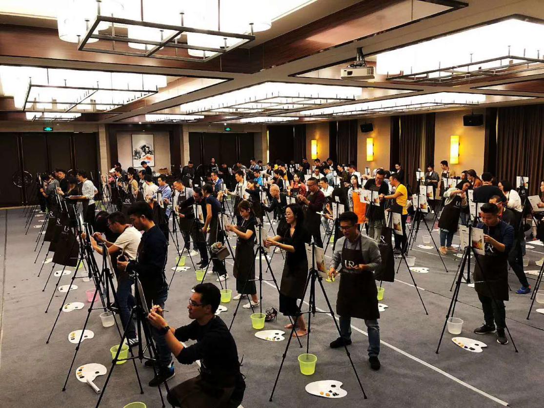 2个月10w+访问,快时尚创领者UR怎么做的?