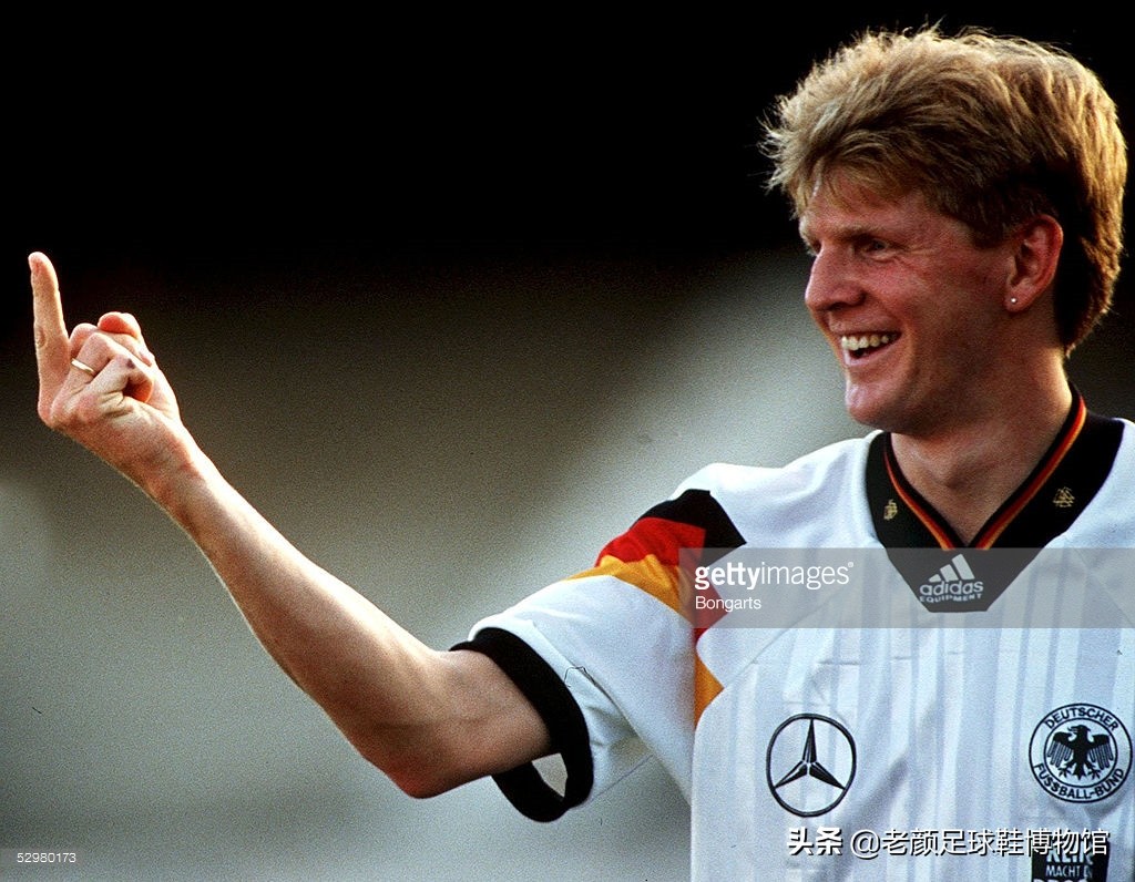 阿迪达斯老款猎鹰足球鞋测评,adidas足球鞋猎鹰2022黑红