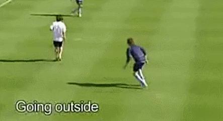 梅西观看自己过人,梅西过人的搞笑视频