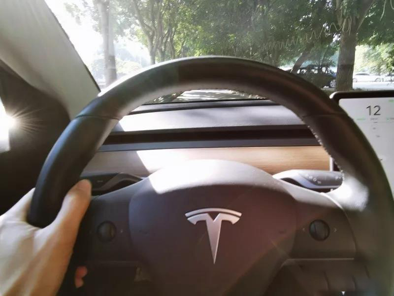 特斯拉到底值不值得买,特斯拉到底安全吗