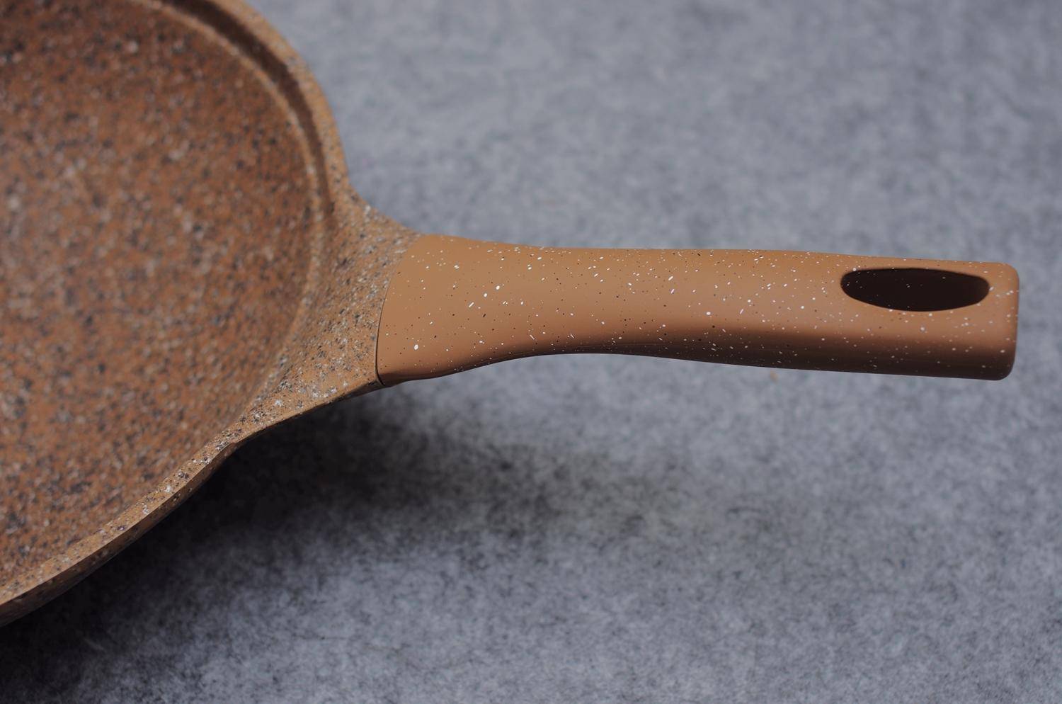 麦饭石不粘锅开箱测评,麦饭石不粘平底锅测评