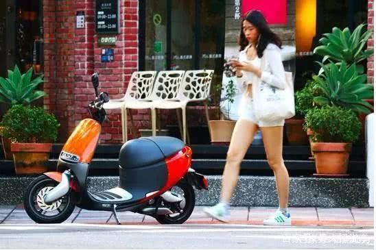 买电动车选择铅酸电池还是锂电池,买电动车选品牌好还是杂牌