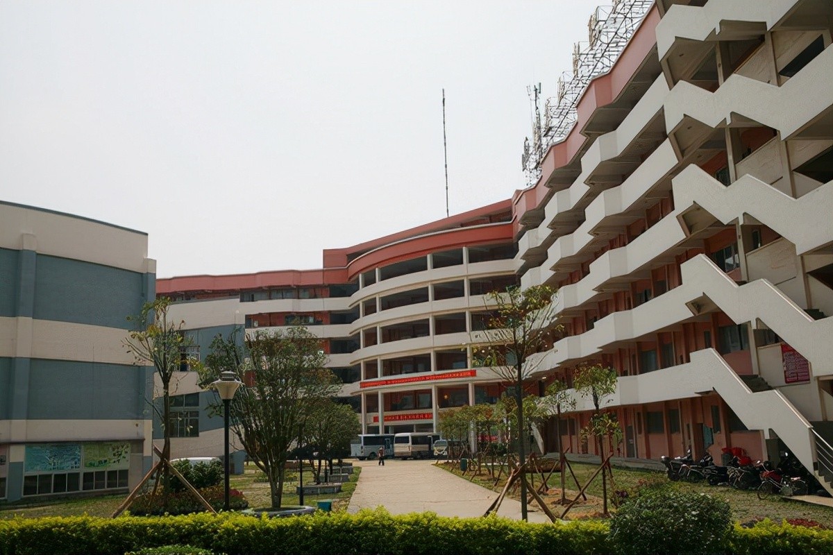 桂林有哪些本科职校,桂林比较好的中职学校有哪些