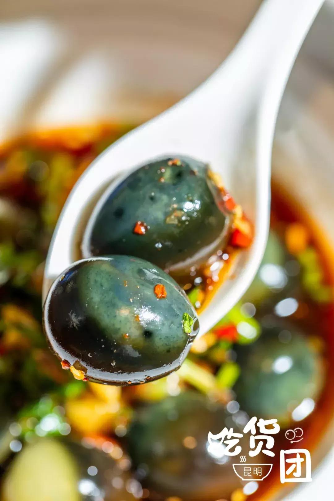 昆明风情街美蛙鱼头,昆明廖姥爷美蛙鱼头火锅