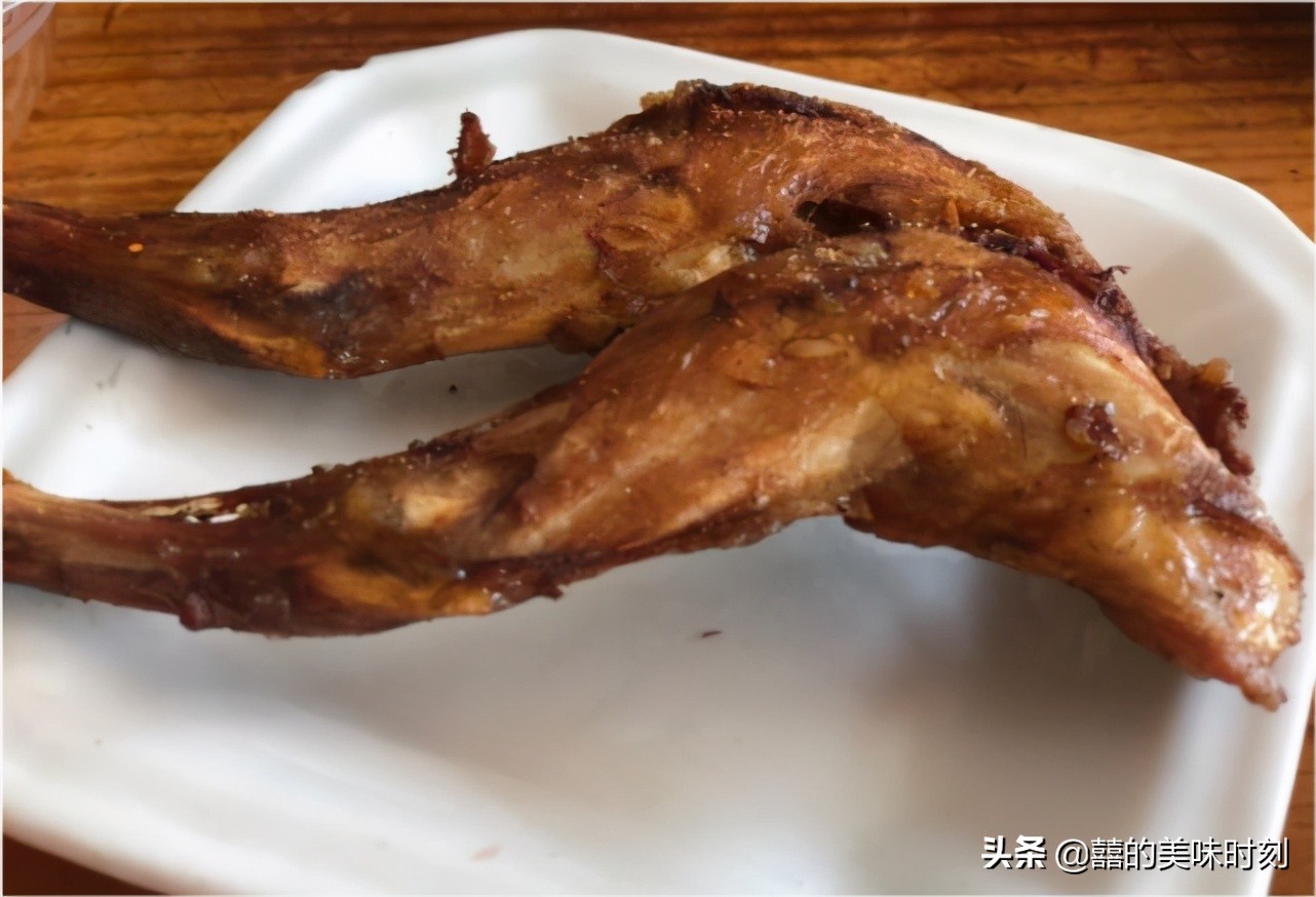 潍坊火了26年的卤兔头，9元一个日收入30000元，济南聊城人也常来