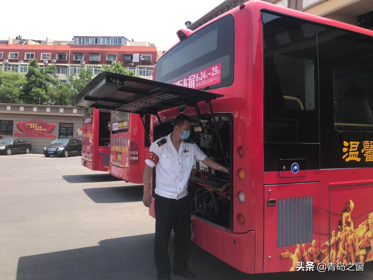 公交车司机的驾驶技术有多牛,公交车女司机驾驶技巧