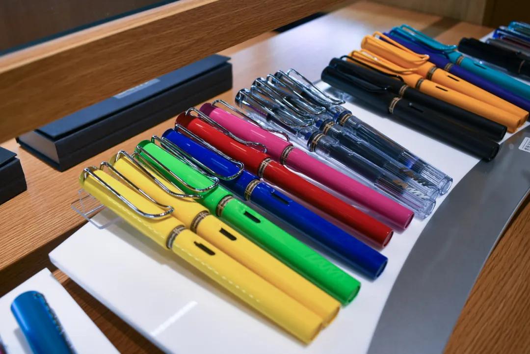 逛遍乌鲁木齐,逛遍全球便宜文具店