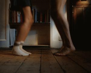 她用Tinder约异性拍裸照