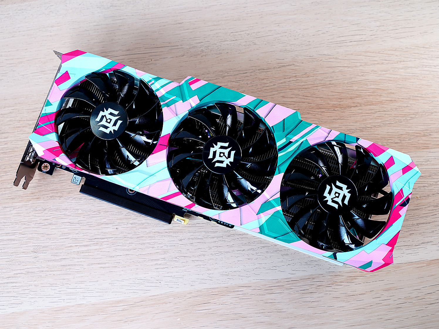 黑硬的外壳，粉嫩的内芯，全能型PC畅玩《永劫无间》的江湖世界