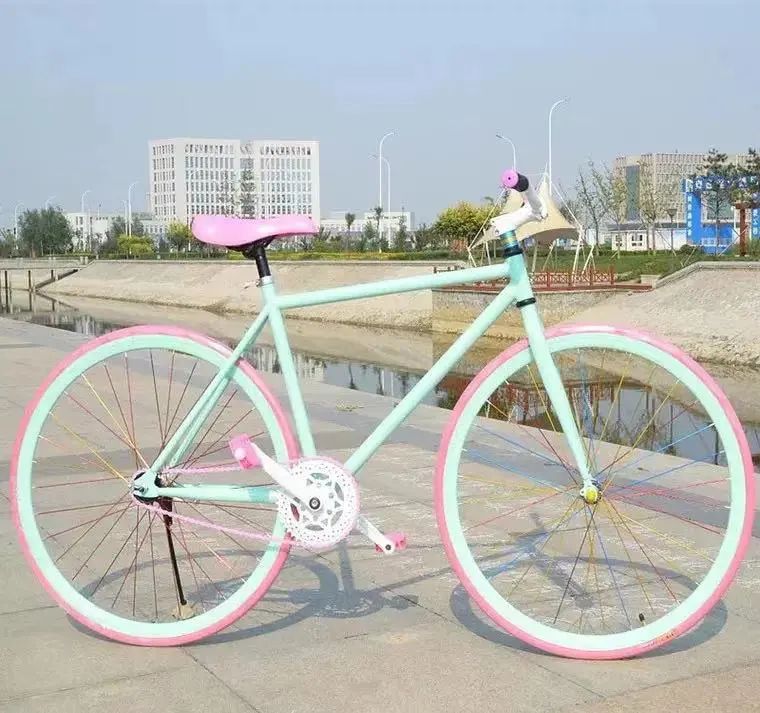 十年,QQ空间从男默女泪变成了时代眼泪