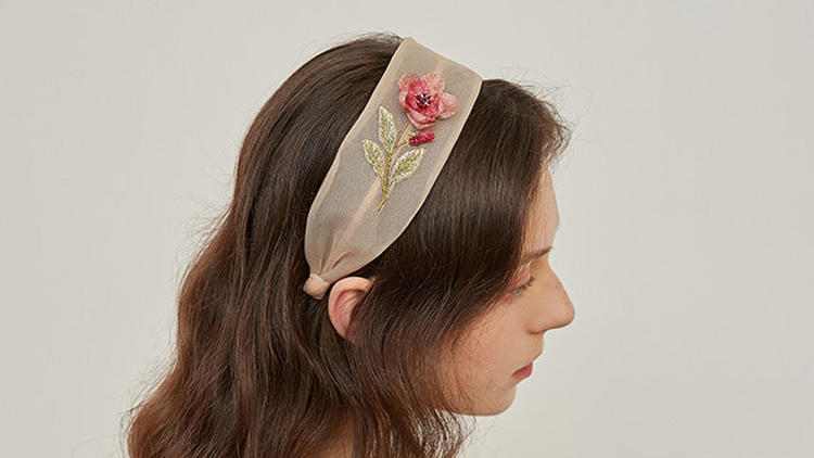 气质女神发型发带怎么扎,发带应该怎么戴才好看