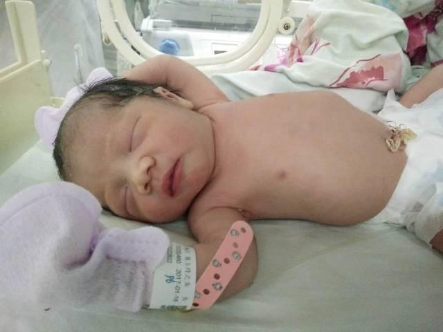 新生儿出生后每天的变化,宝宝出生第一天开始怎么护理