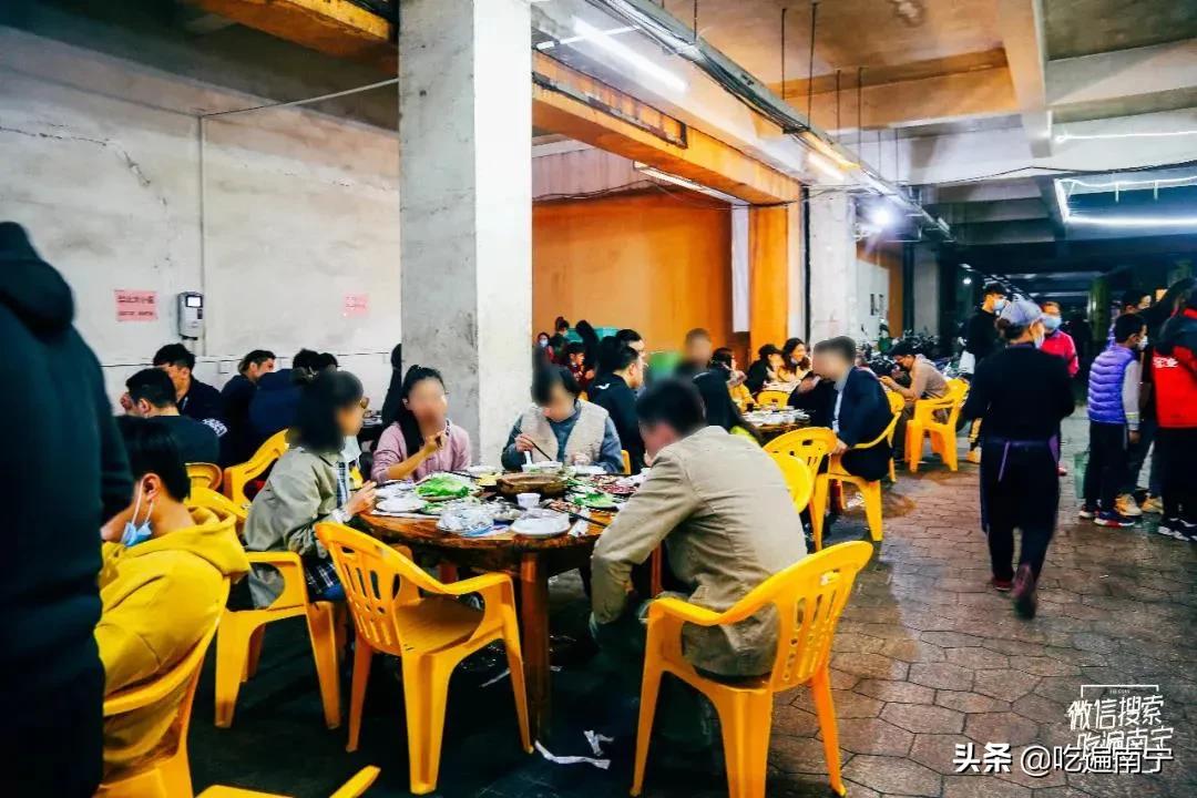 深夜大排档的富人区,富人区大排档餐厅