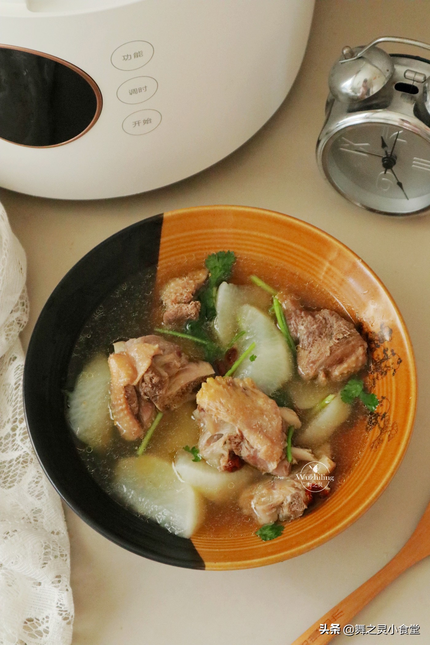 秋天最爱喝这个汤,夏天给家人多煲这道汤简单滋补