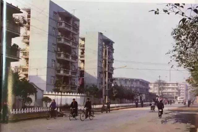 攀成钢变迁记实：曾经无缝难忘怀两鬓斑白忆当年