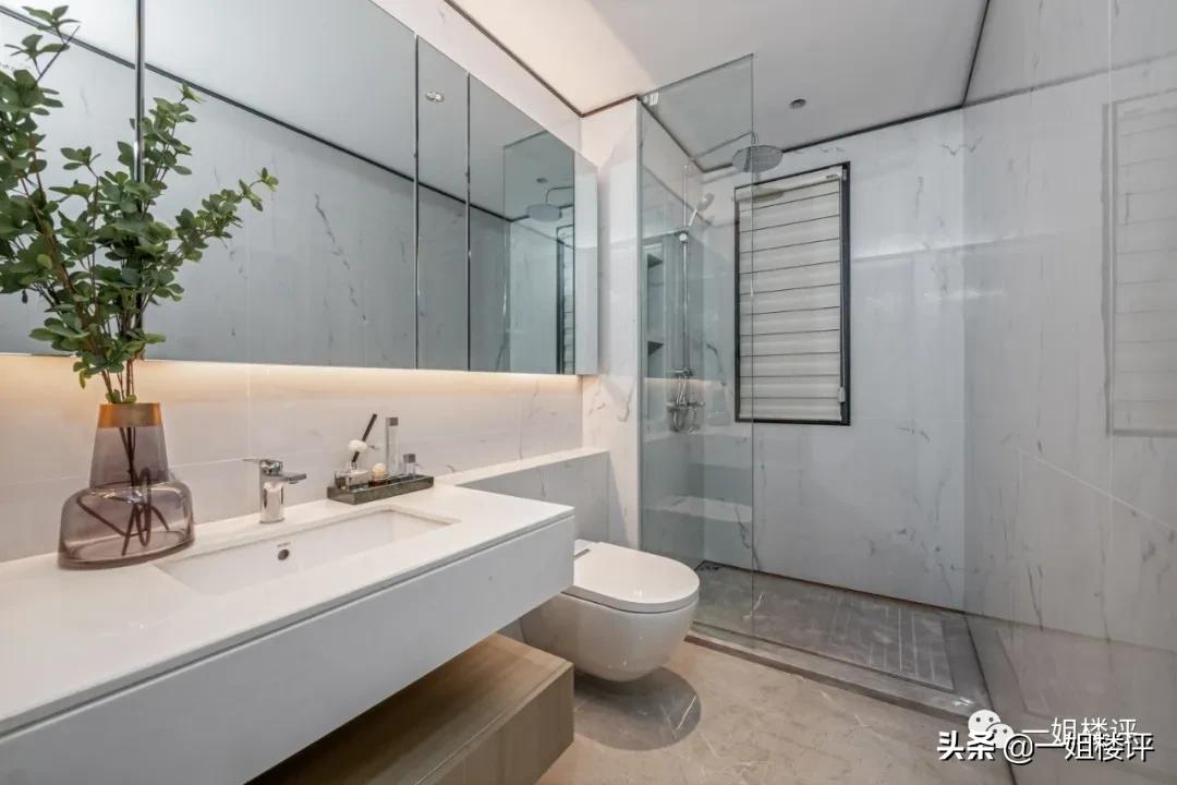 留在关山的最低门槛！超低密，北看东湖，南向楼间距约140米