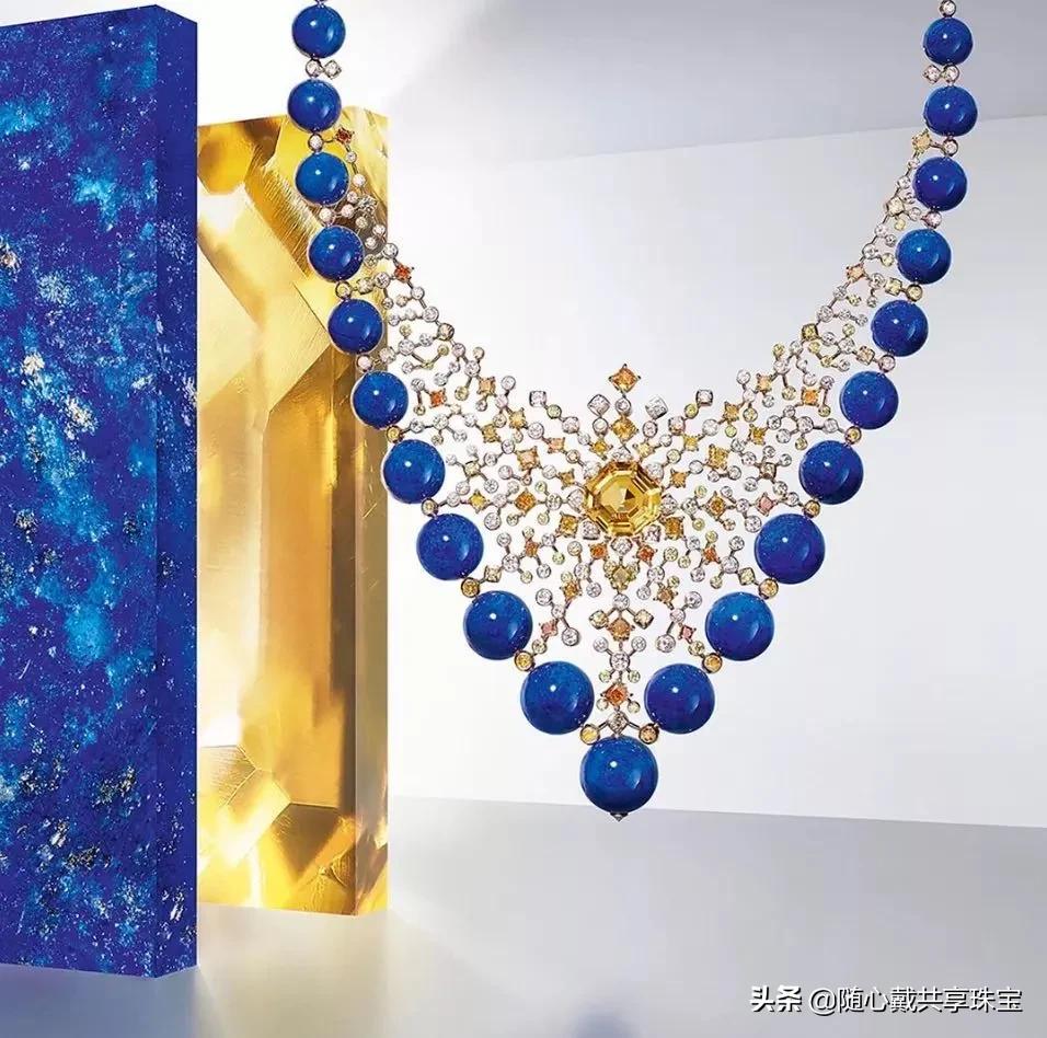 蓝色瑰宝青金石,青金石自然界的蓝色