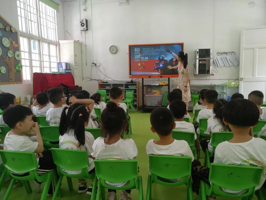 “坏人来了，怎么办？”——连江县进修校附属园防恐防暴应急疏散演练活动