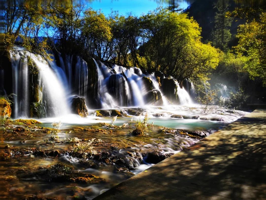 九寨更迷人,神奇的九寨景色迷人惹人醉