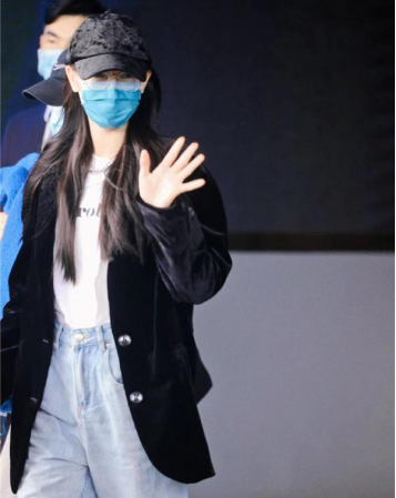 迪丽热巴沙雕走步,迪丽热巴沙雕走姿