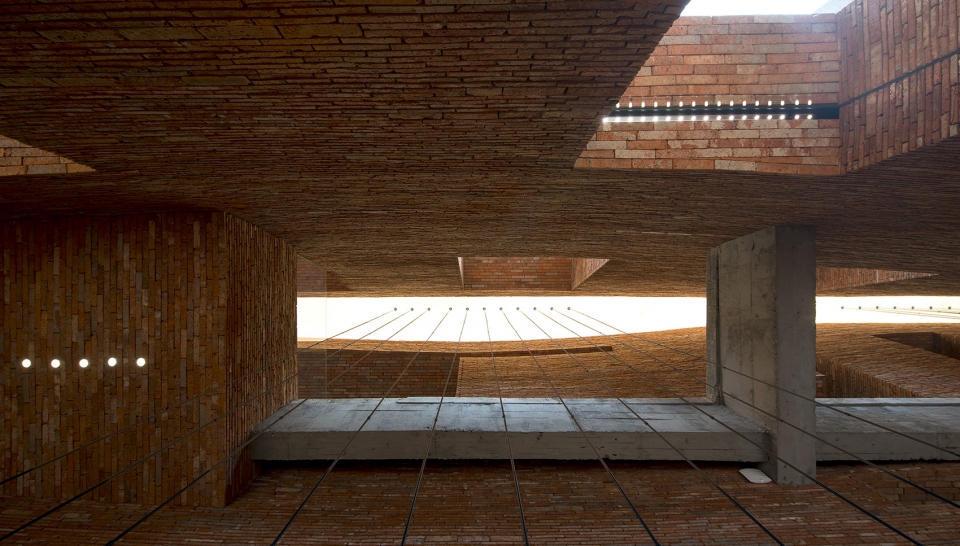 ur华师旗舰店,ur莘庄旗舰店