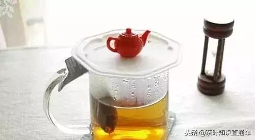 降尿酸降三高茶中药配方,降尿酸最快的中药泡茶方法