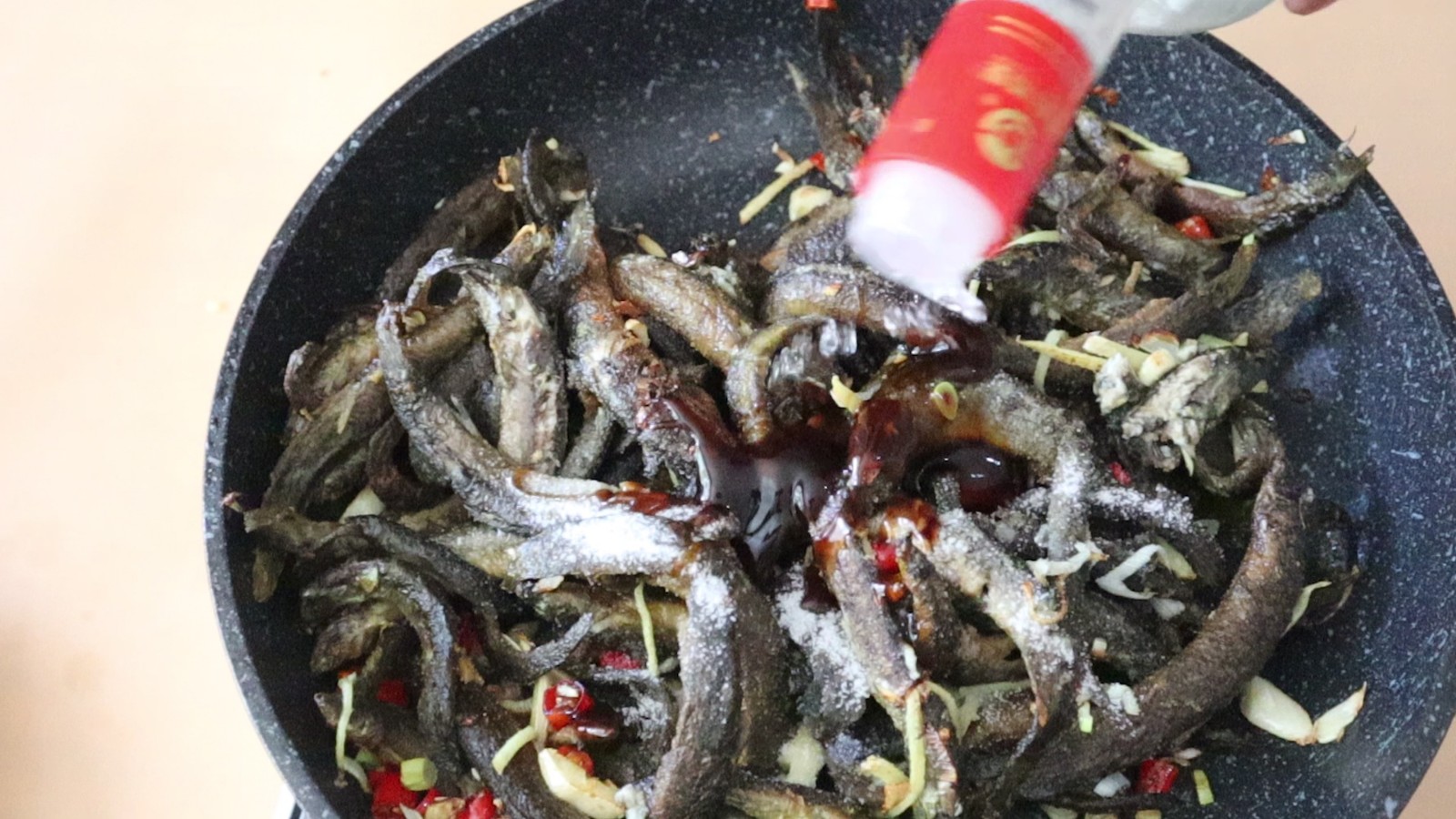 大厨的香酥小泥鳅怎样做,泥鳅一般有几种做法