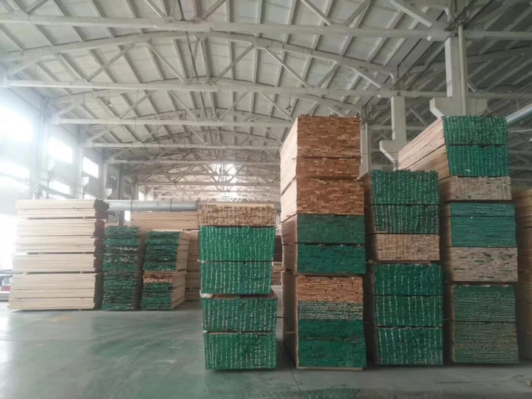 红橡和胡桃木床哪种好,红橡和白橡实木家具价格