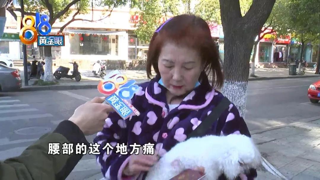 小狗背上一大块斑秃,小狗斑秃起皮屑