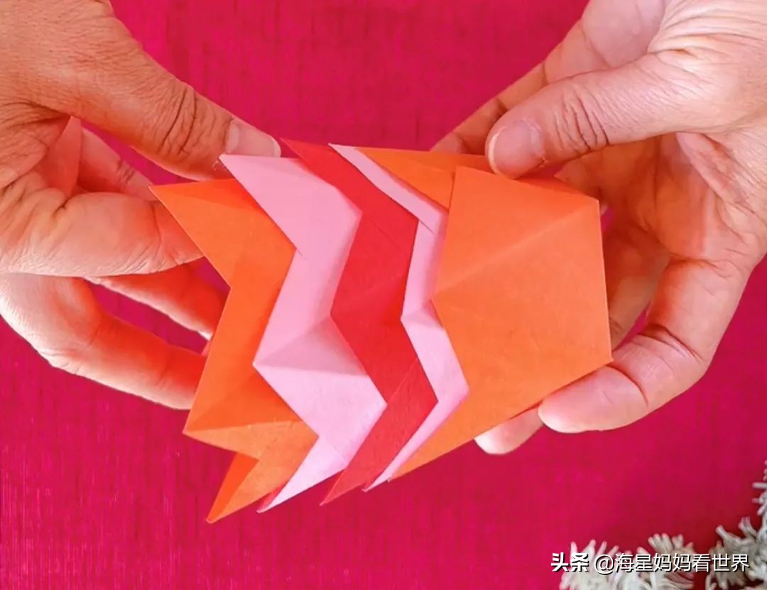 春节喜气洋洋大红灯笼高高挂,红红火火喜气洋洋百家姓灯笼