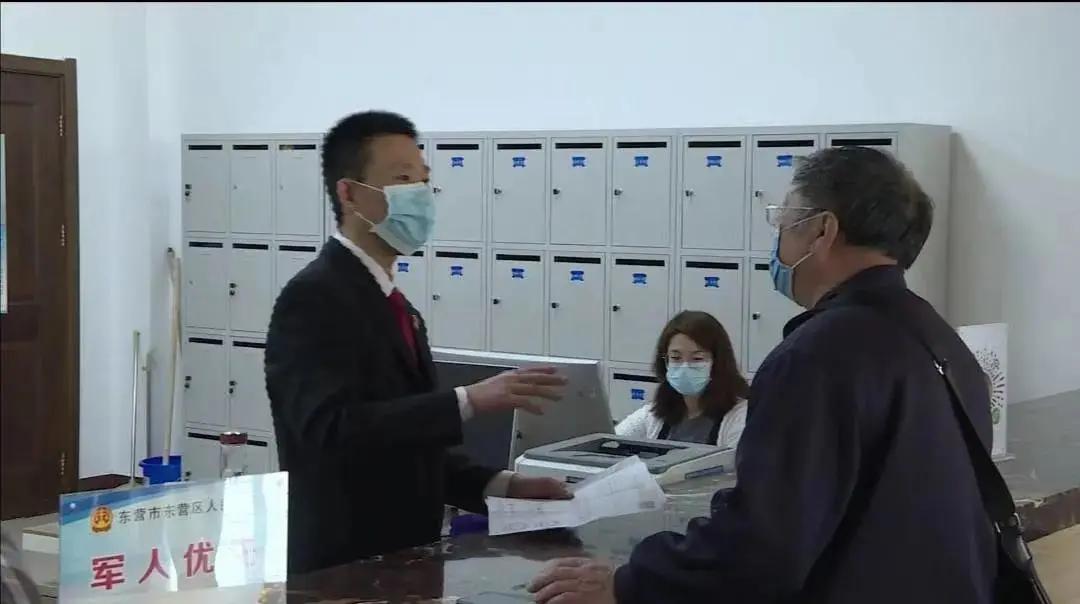 八一特辑|从“橄榄绿”到“法袍黑”的华丽转变