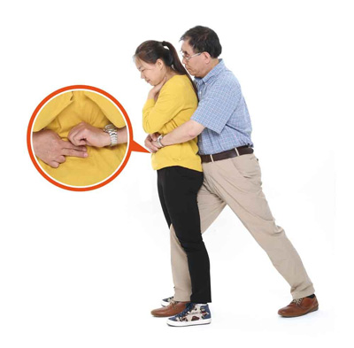 宝宝吃东西不小心卡住怎么办?关键时刻你能救孩子一命吗?家中有宝宝的家长一定要学会海姆立克急救法