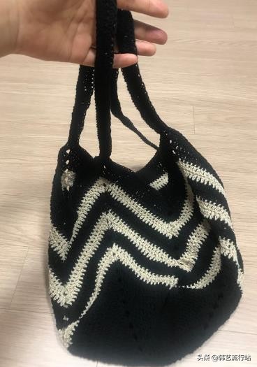 手工钩针编织手提包成品,钩针编织时尚又漂亮的女生手提包