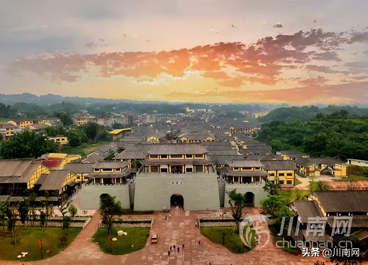 庚子随记——酒博会泸州行有感（冷明权）