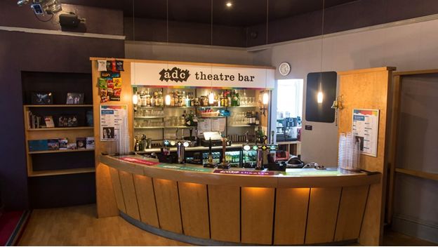 为什么欧美演员素质高,为什么欧美男演员普遍高大