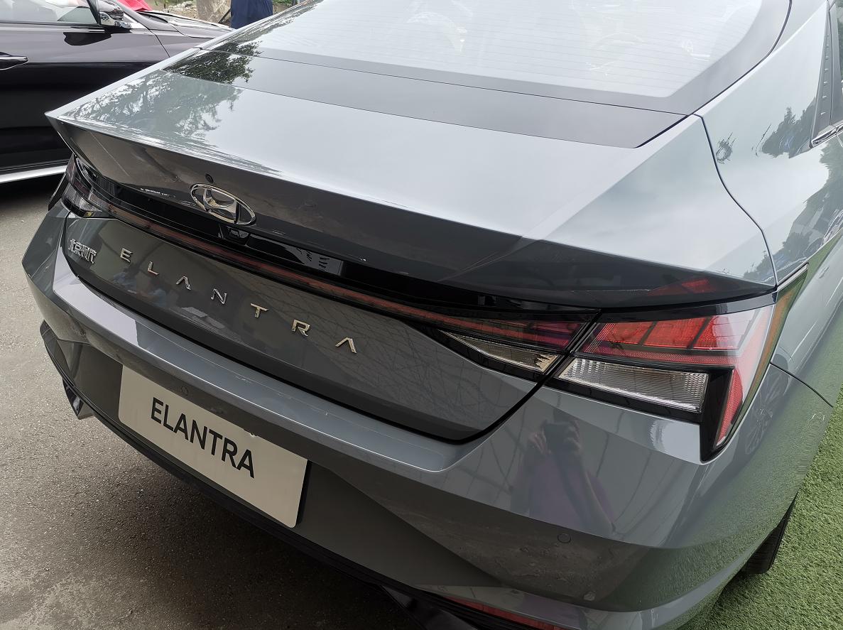 第七代伊兰特倒车影像,第七代伊兰特中控解析图片