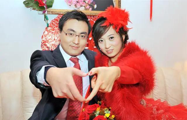 岳母抢新娘红包,婚礼当天岳母索要天价彩礼