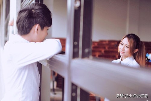 一个男孩子会因为怕失去你而哭,在事情上斤斤计较