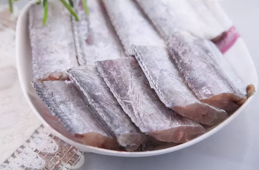 带鱼冰鲜好吃还是冰冻的好吃,冰鲜带鱼和带鱼段的区别