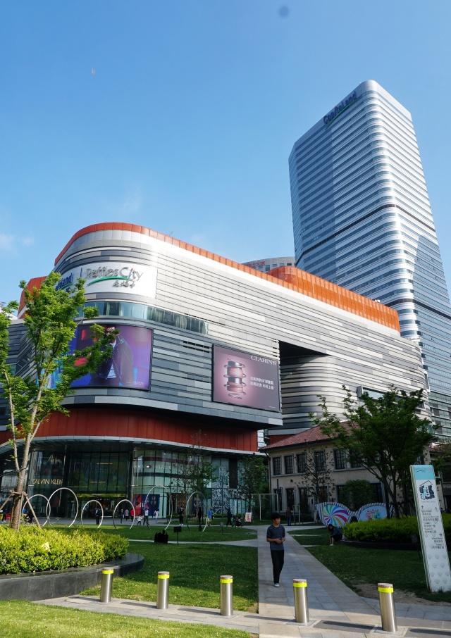 上海地铁中山公园站换乘通道,上海地铁2号线中山公园站5号出口