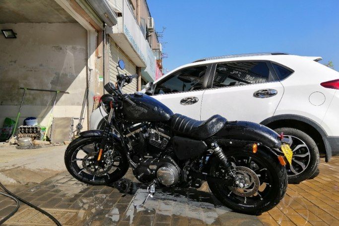 哈雷883硬汉炸街回头率,哈雷883硬汉的真实感受