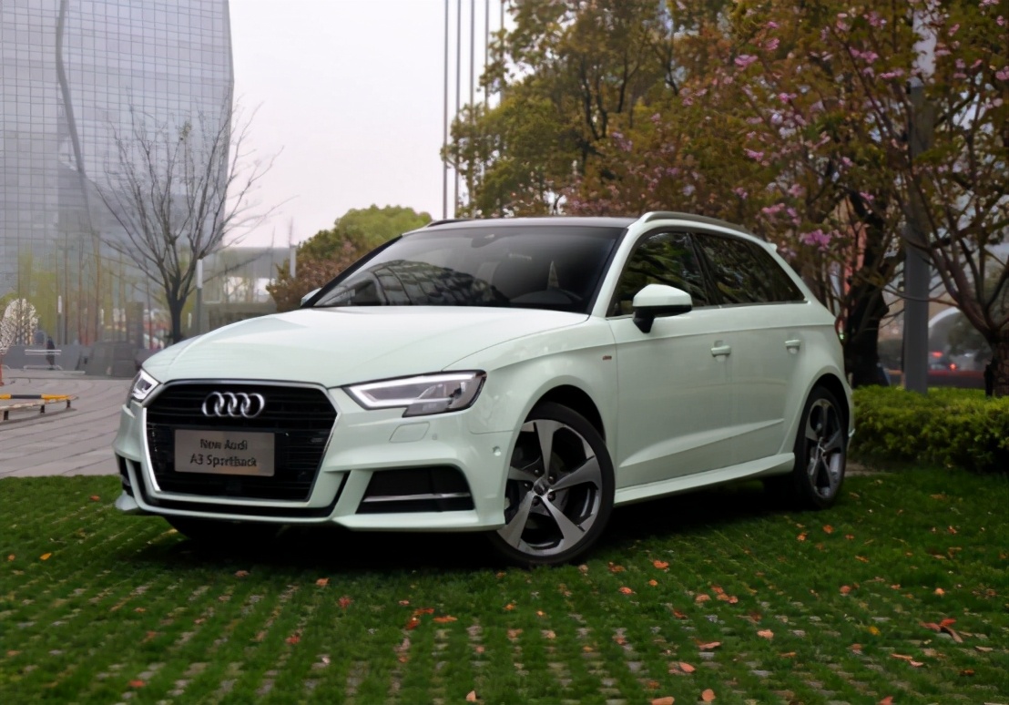 落地10万内的颜值小轿车女生开,二十万左右买什么车好女生开