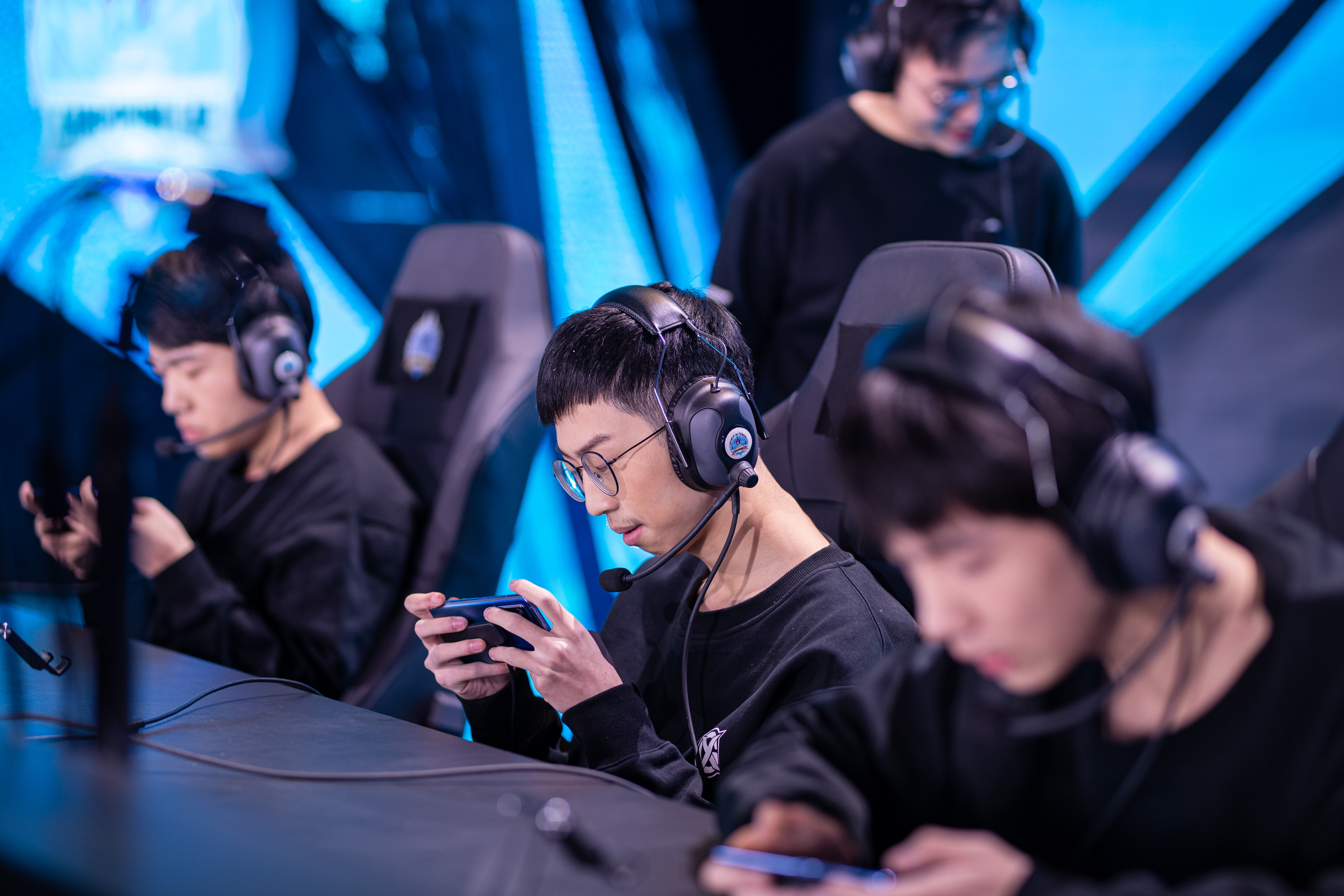 EDG、AG、XYG……年轻人的心灵代码，中年人的财富秘籍