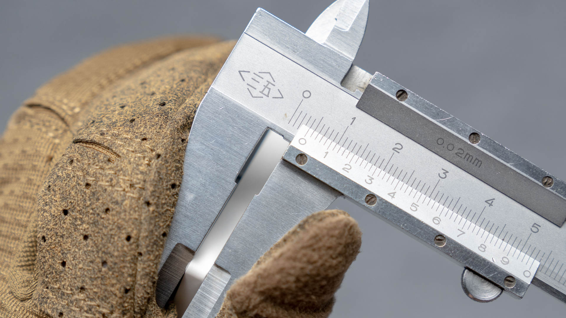 装修开关插座选择哪个品牌好,开关插座公认的哪个好